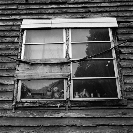 Bud Collin's window : The Appalachian Trail / Eastern Kentucky : Charlotte Oestervang Photography